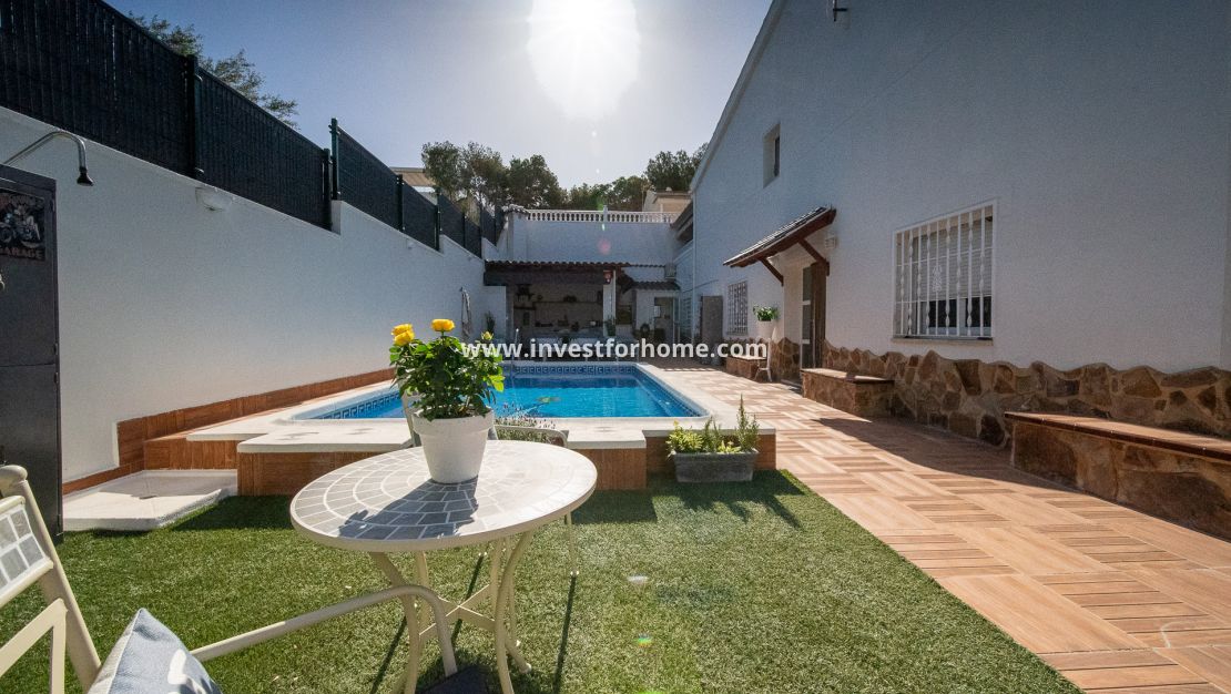 Sale - Villa - Torrevieja - Los Balcones