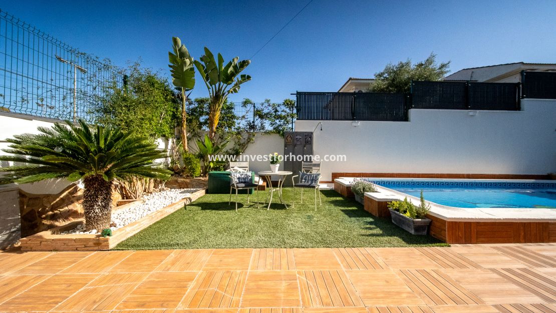 Sale - Villa - Torrevieja - Los Balcones