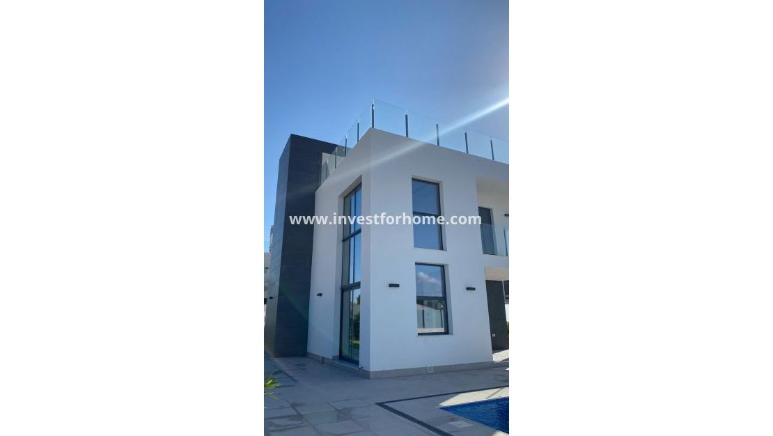 Sale - Villa - Torrevieja - Los Balcones