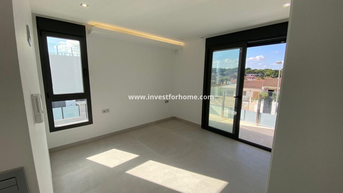 Sale - Villa - Torrevieja - Los Balcones