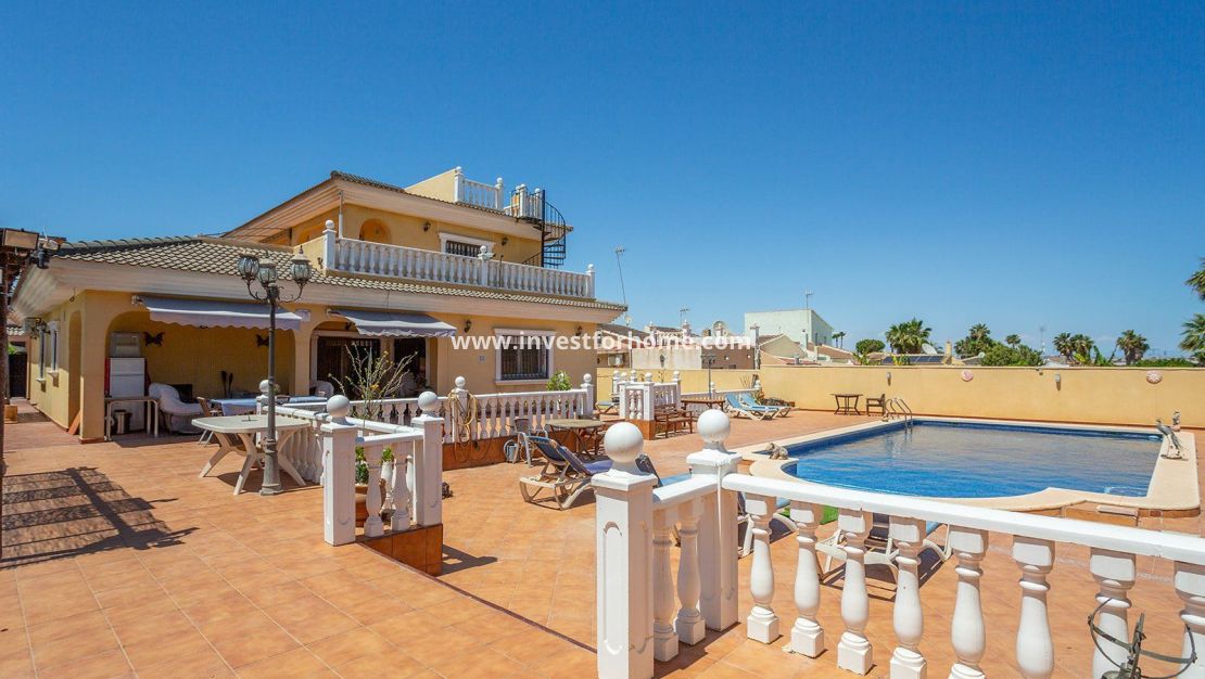 Sale - Villa - Torrevieja - Los Balcones