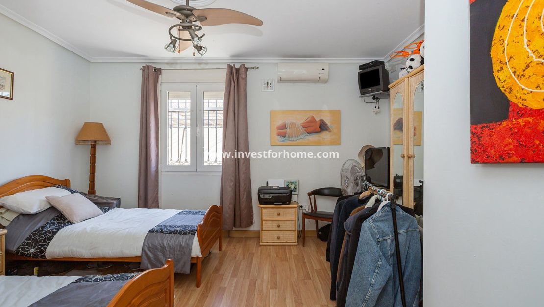 Sale - Villa - Torrevieja - Los Balcones