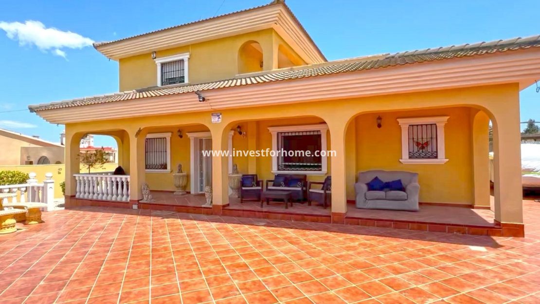 Sale - Villa - Torrevieja - Los Balcones