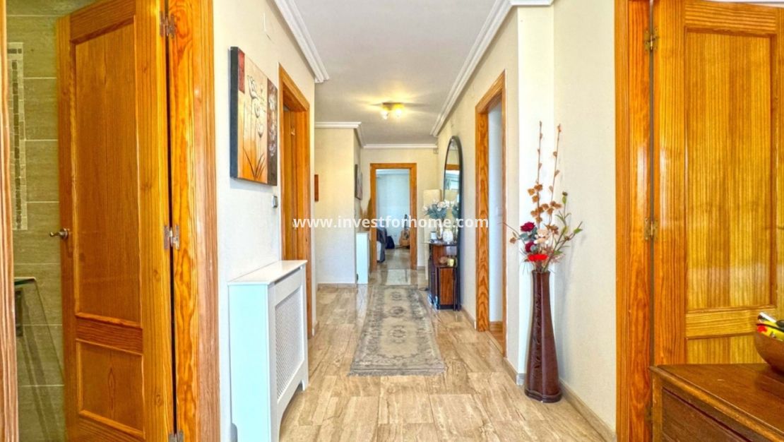 Sale - Villa - Torrevieja - Los Balcones