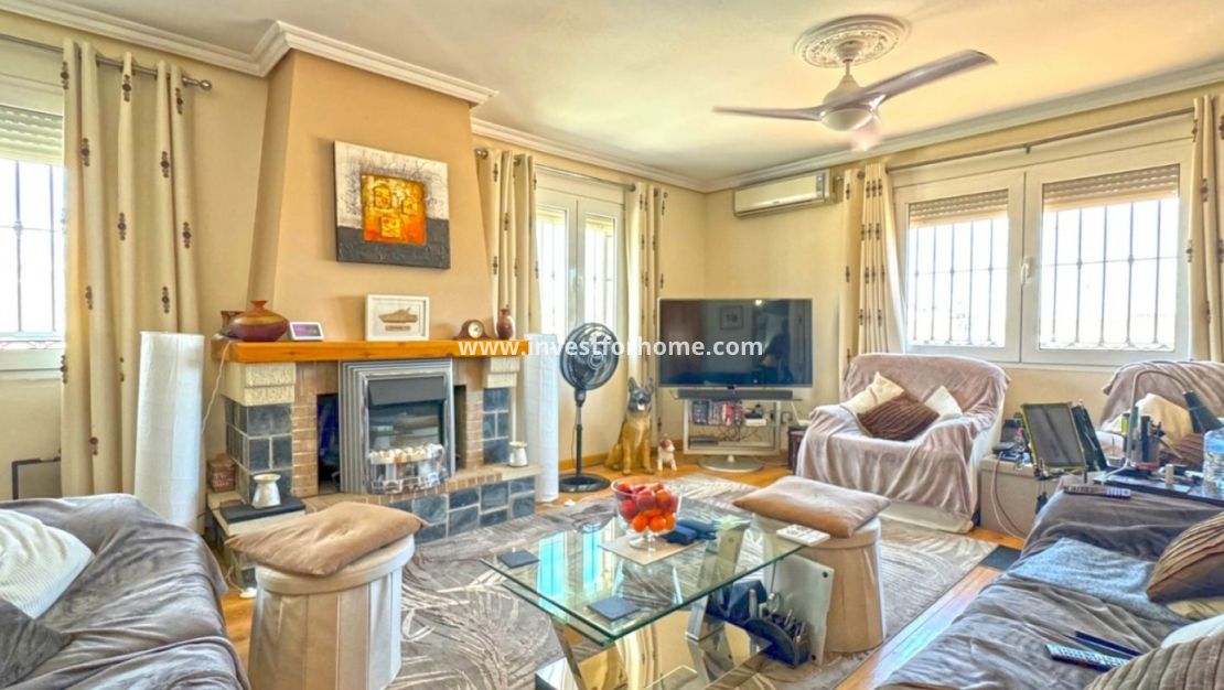 Sale - Villa - Torrevieja - Los Balcones