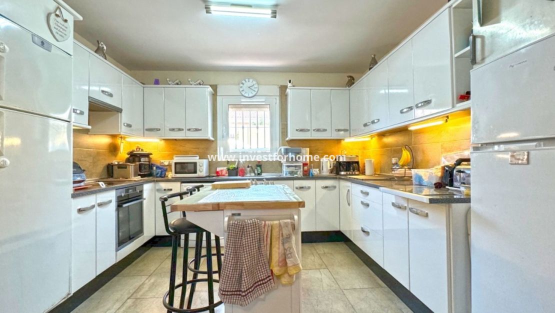 Sale - Villa - Torrevieja - Los Balcones