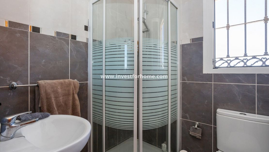 Sale - Villa - Torrevieja - Los Balcones