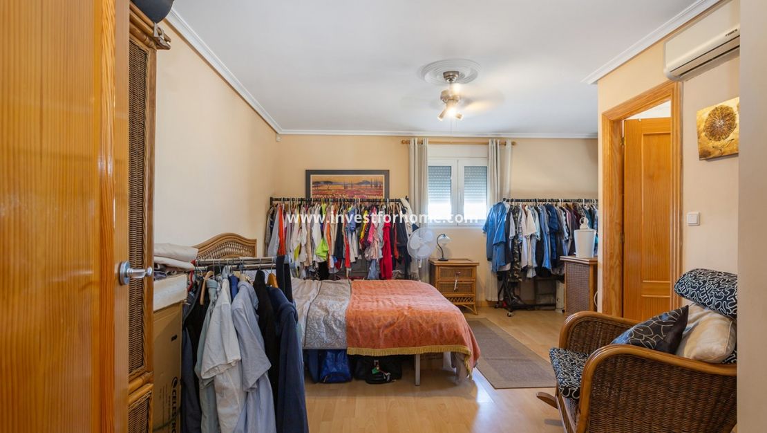 Sale - Villa - Torrevieja - Los Balcones