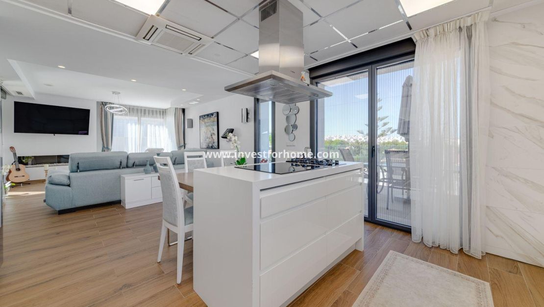 Sale - Villa - Torrevieja - Los Balcones