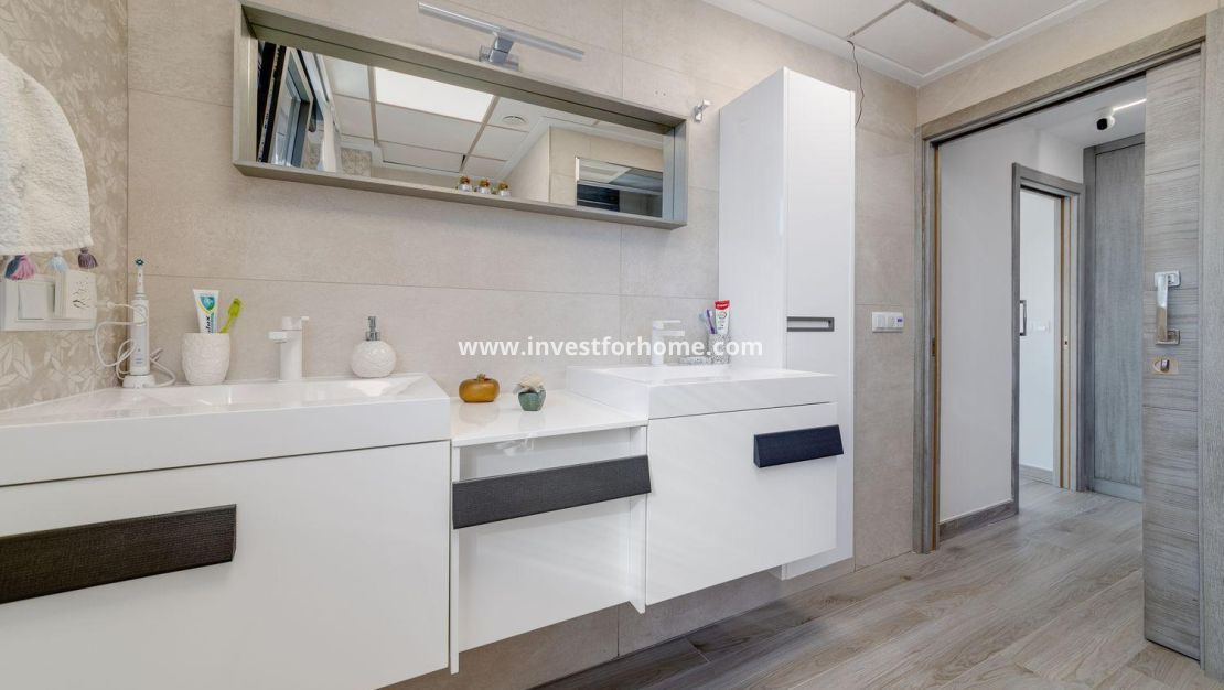 Sale - Villa - Torrevieja - Los Balcones