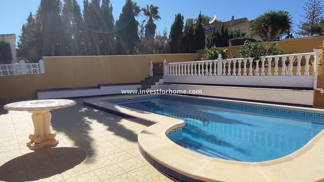Sale - Villa - Torrevieja - Los Balcones