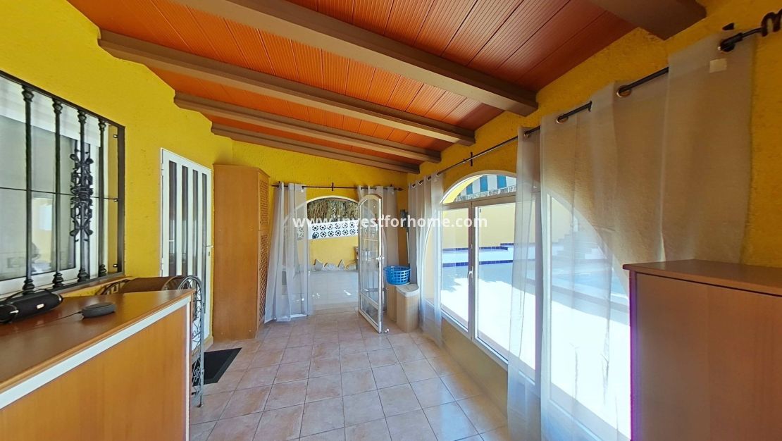 Sale - Villa - Torrevieja - Los Balcones