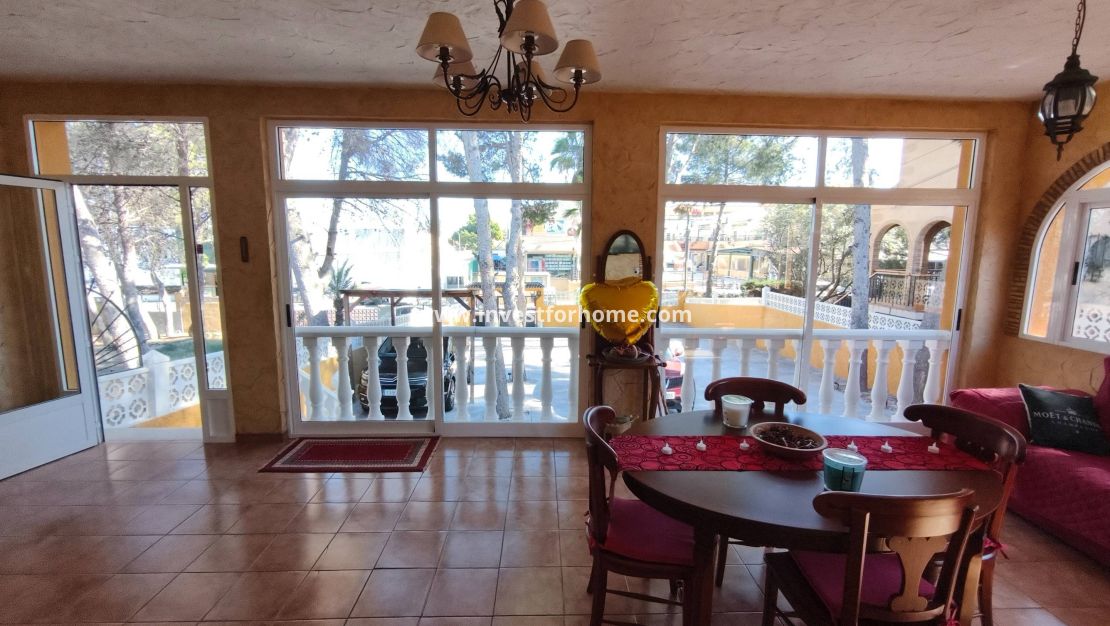 Sale - Villa - Torrevieja - Los Balcones