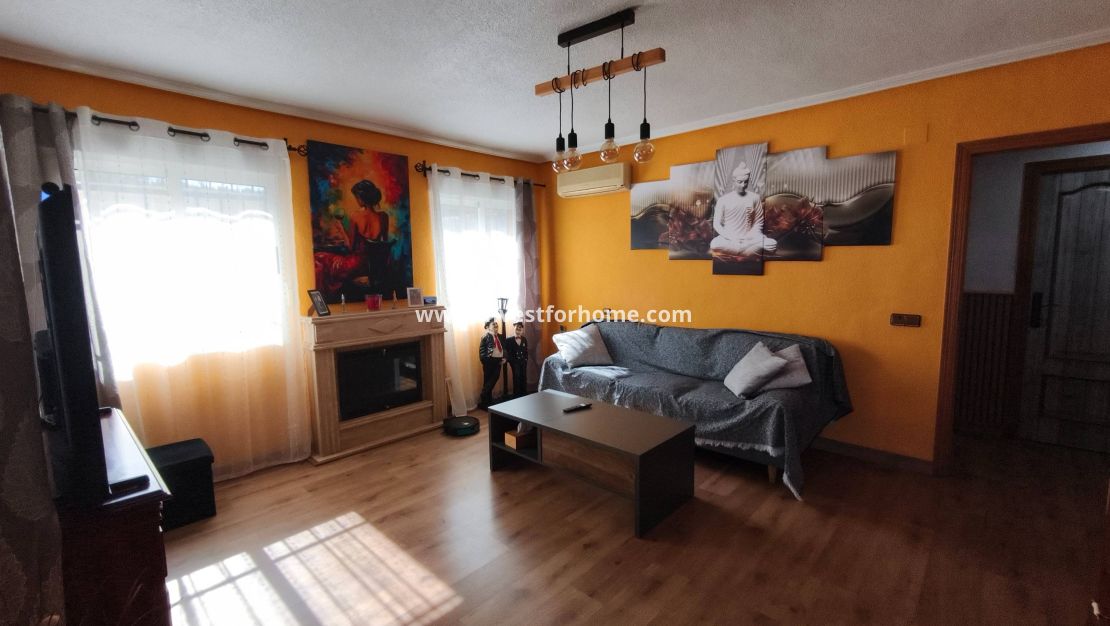 Sale - Villa - Torrevieja - Los Balcones