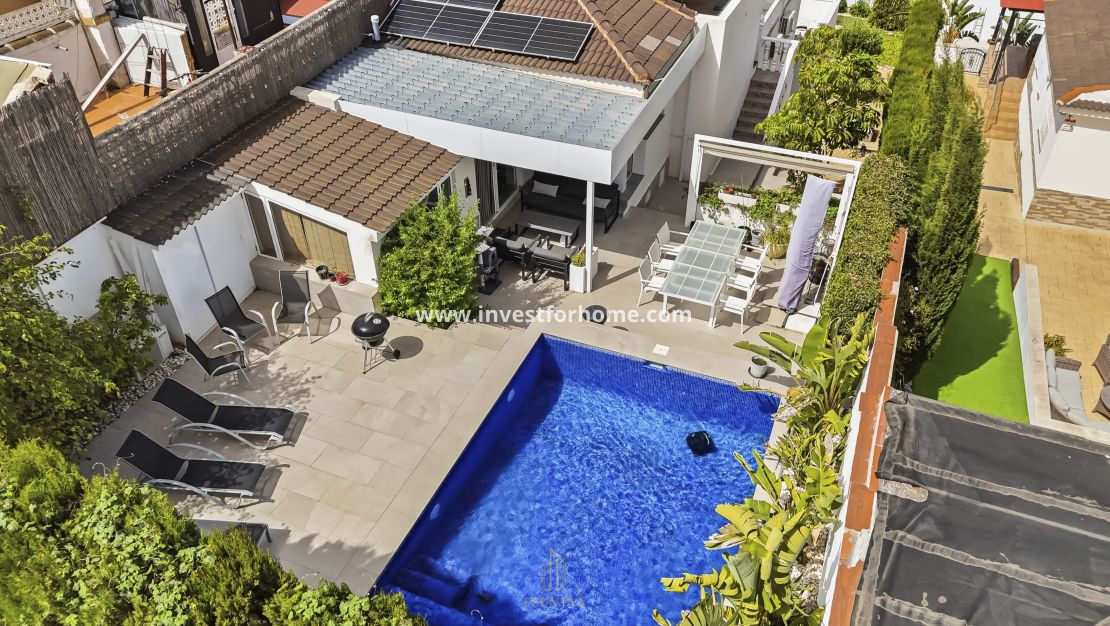 Sale - Villa - Torrevieja - Los Balcones