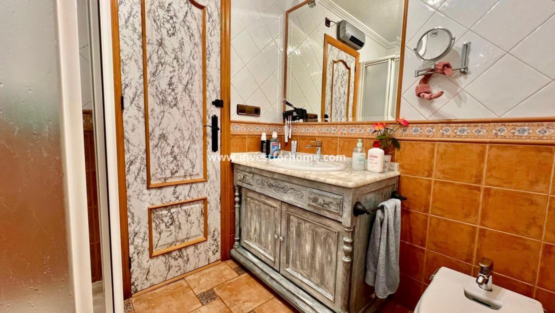 Sale - Villa - Torrevieja - Los Balcones