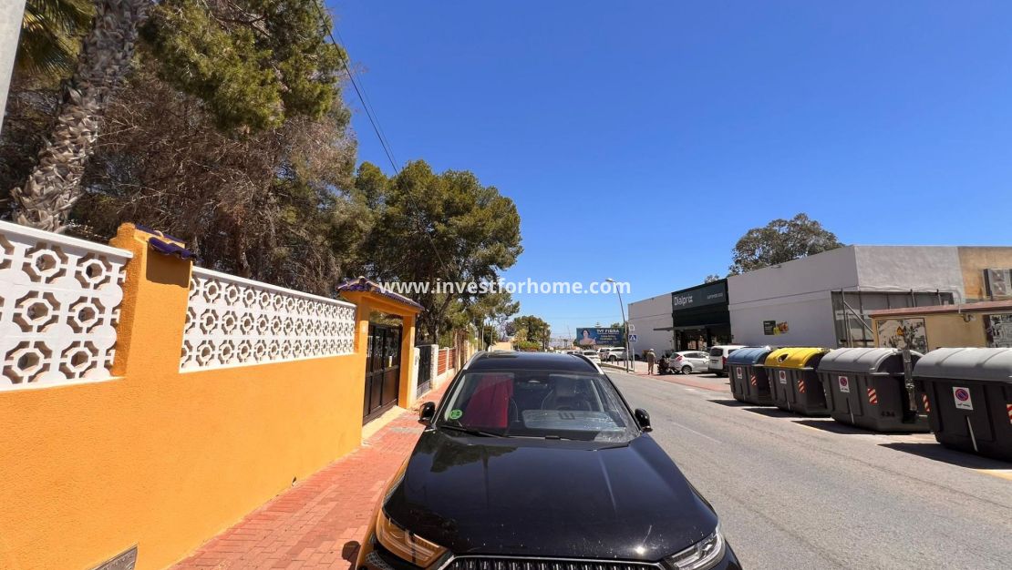 Sale - Villa - Torrevieja - Los Balcones