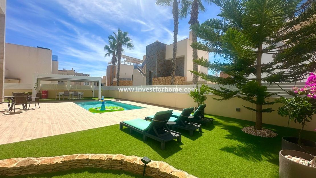 Sale - Villa - Torrevieja - Miramar - Torre Del Moro