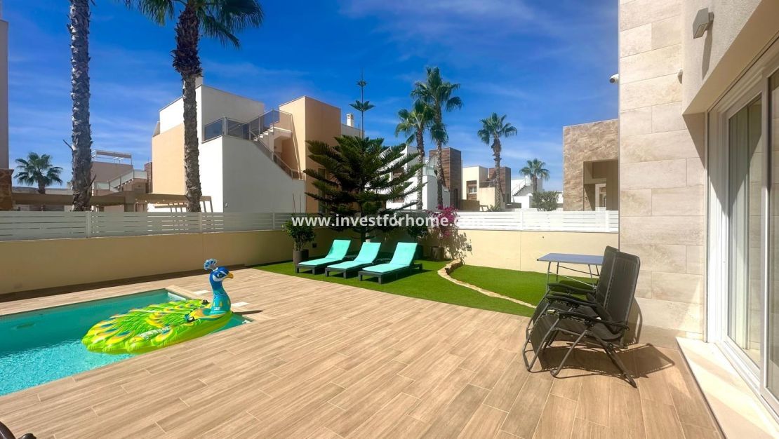 Sale - Villa - Torrevieja - Miramar - Torre Del Moro