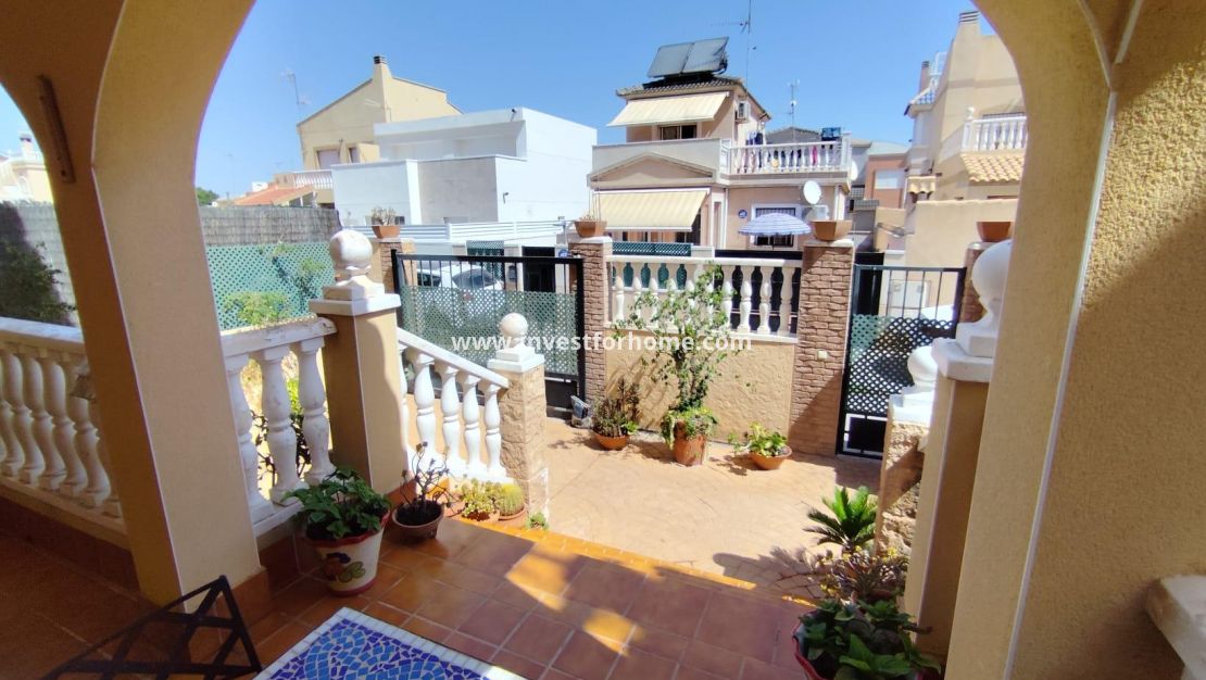 Sale - Villa - Torrevieja - Nueva Torrevieja - Aguas Nuevas