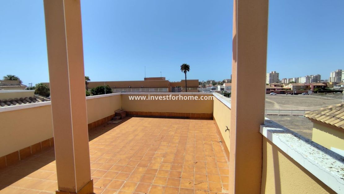 Sale - Villa - Torrevieja - Nueva Torrevieja - Aguas Nuevas