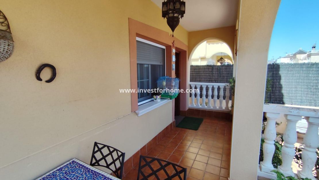 Sale - Villa - Torrevieja - Nueva Torrevieja - Aguas Nuevas