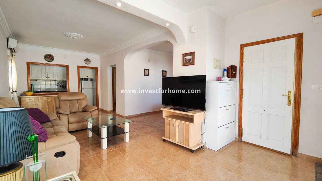 Sale - Villa - Torrevieja - Nueva Torrevieja - Aguas Nuevas