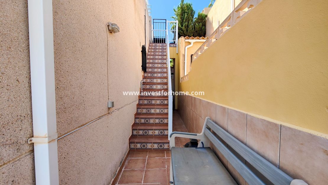 Sale - Villa - Torrevieja - Nueva Torrevieja - Aguas Nuevas