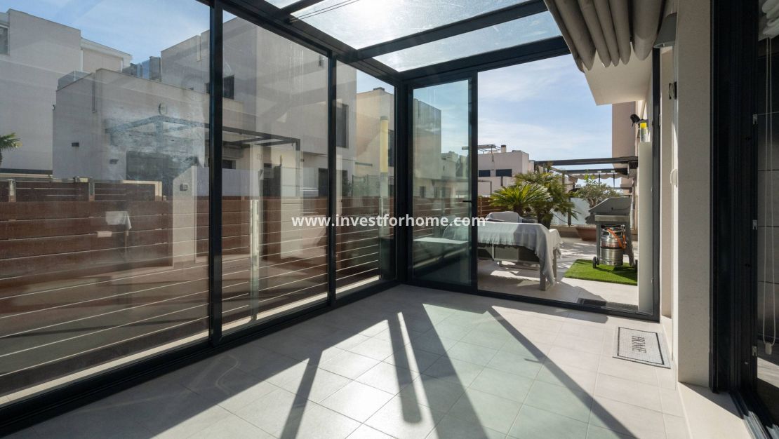 Sale - Villa - Torrevieja - Nueva Torrevieja - Aguas Nuevas