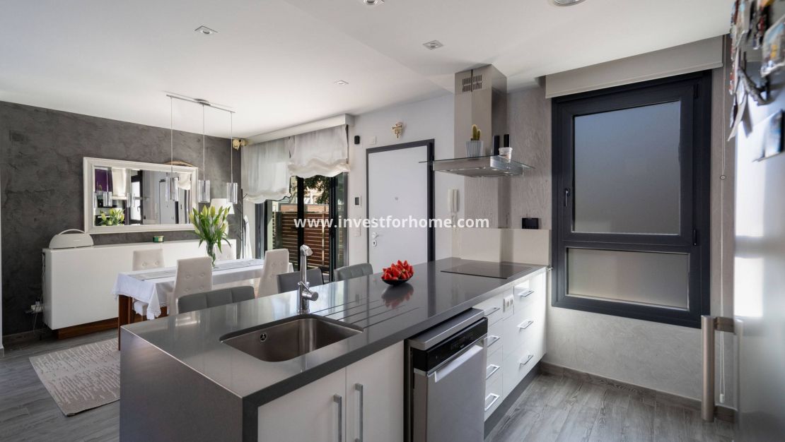 Sale - Villa - Torrevieja - Nueva Torrevieja - Aguas Nuevas