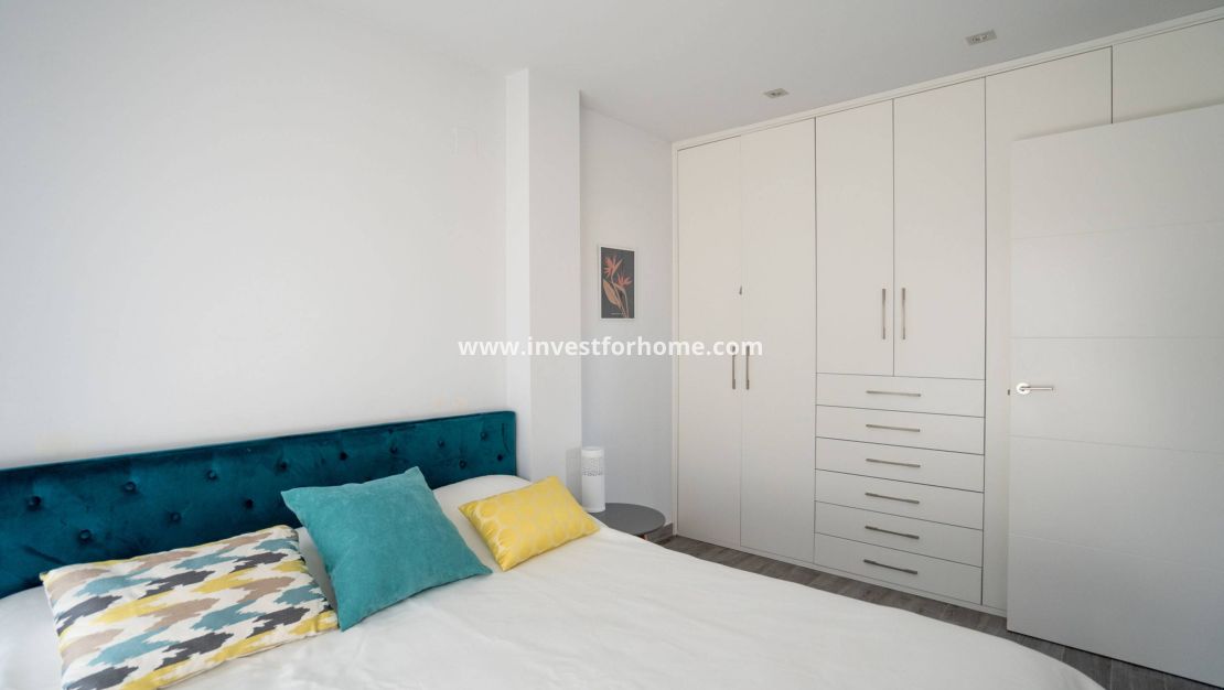 Sale - Villa - Torrevieja - Nueva Torrevieja - Aguas Nuevas