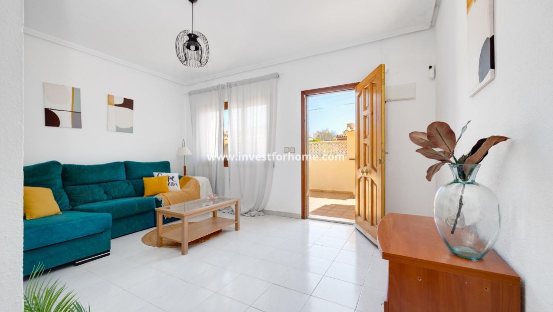 Sale - Villa - Torrevieja - Nueva Torrevieja - Aguas Nuevas