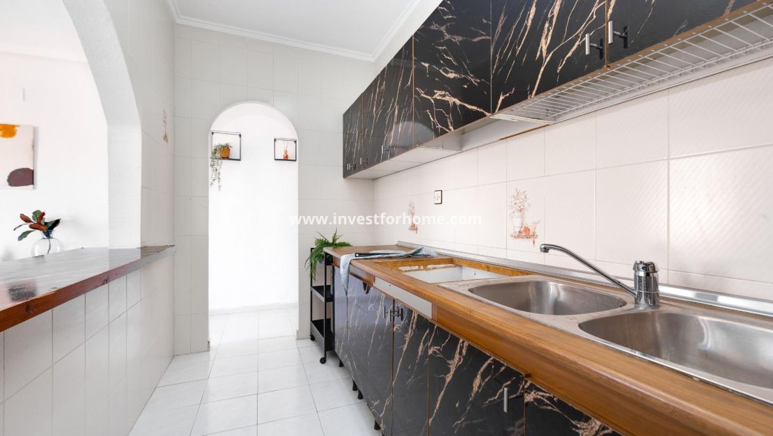 Sale - Villa - Torrevieja - Nueva Torrevieja - Aguas Nuevas