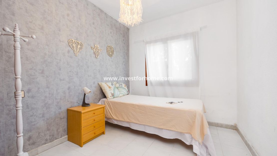 Sale - Villa - Torrevieja - Nueva Torrevieja - Aguas Nuevas
