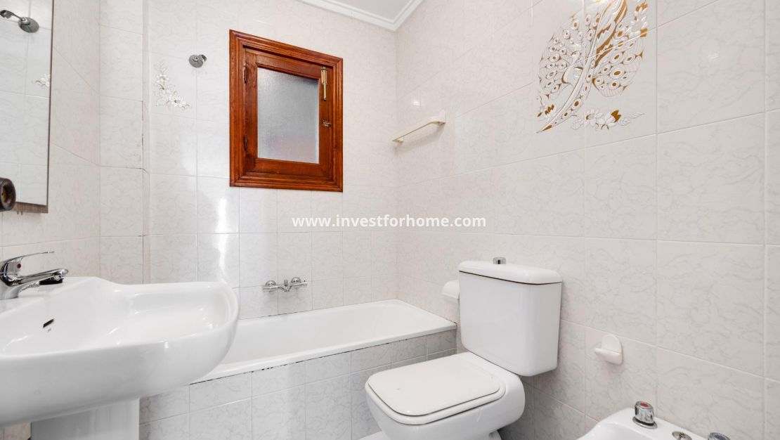 Sale - Villa - Torrevieja - Nueva Torrevieja - Aguas Nuevas