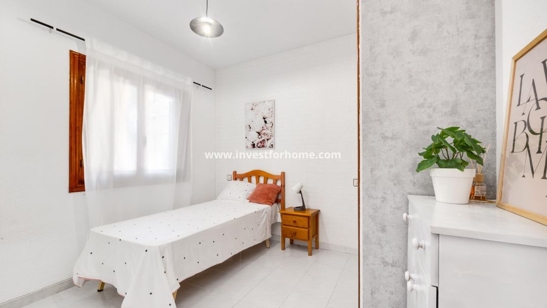 Sale - Villa - Torrevieja - Nueva Torrevieja - Aguas Nuevas