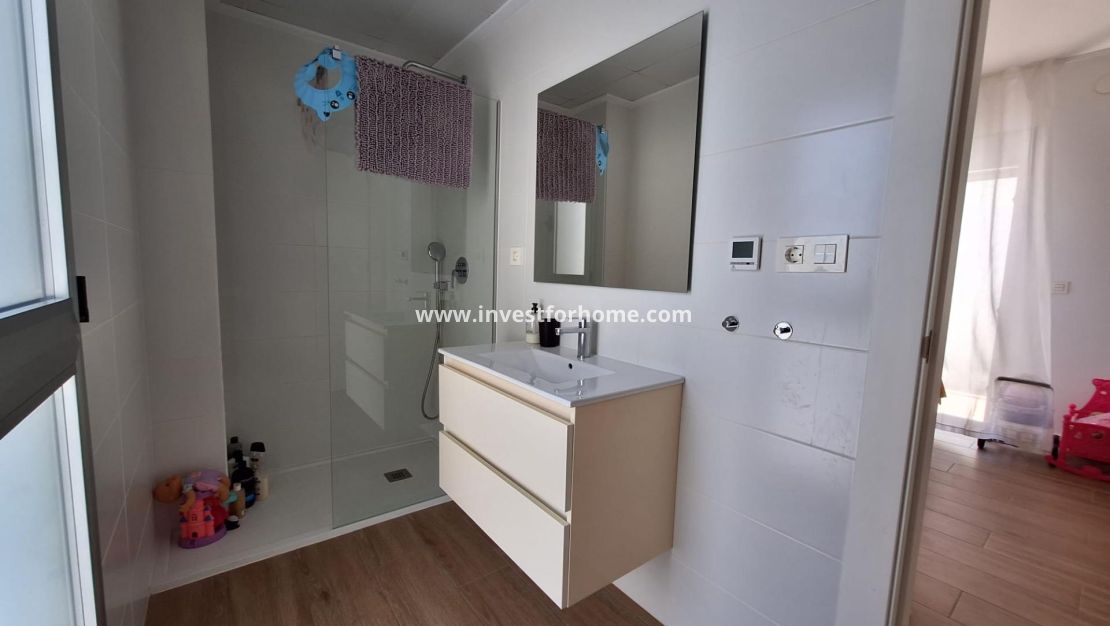 Sale - Villa - Torrevieja - Nueva Torrevieja - Aguas Nuevas