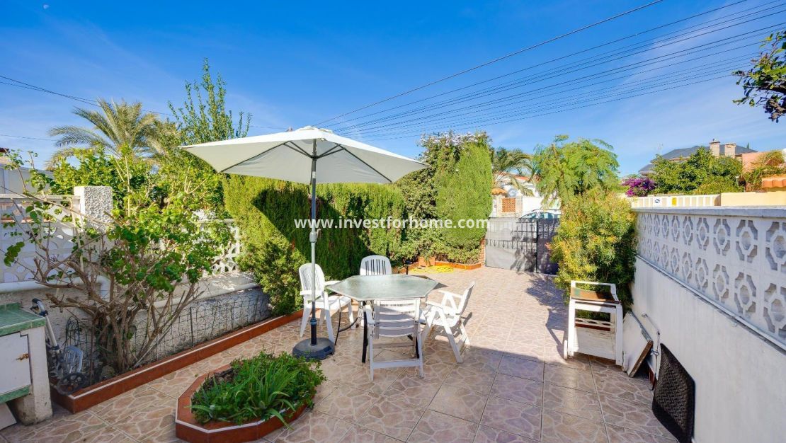 Sale - Villa - Torrevieja - Playa de los Locos