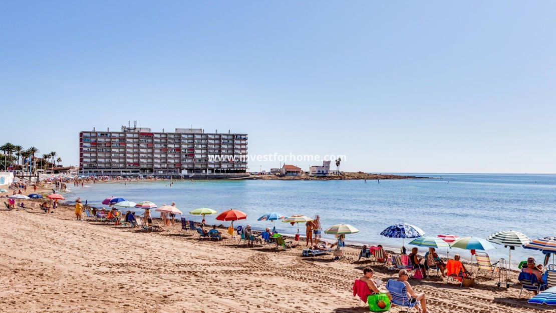 Sale - Villa - Torrevieja - Playa de los Locos