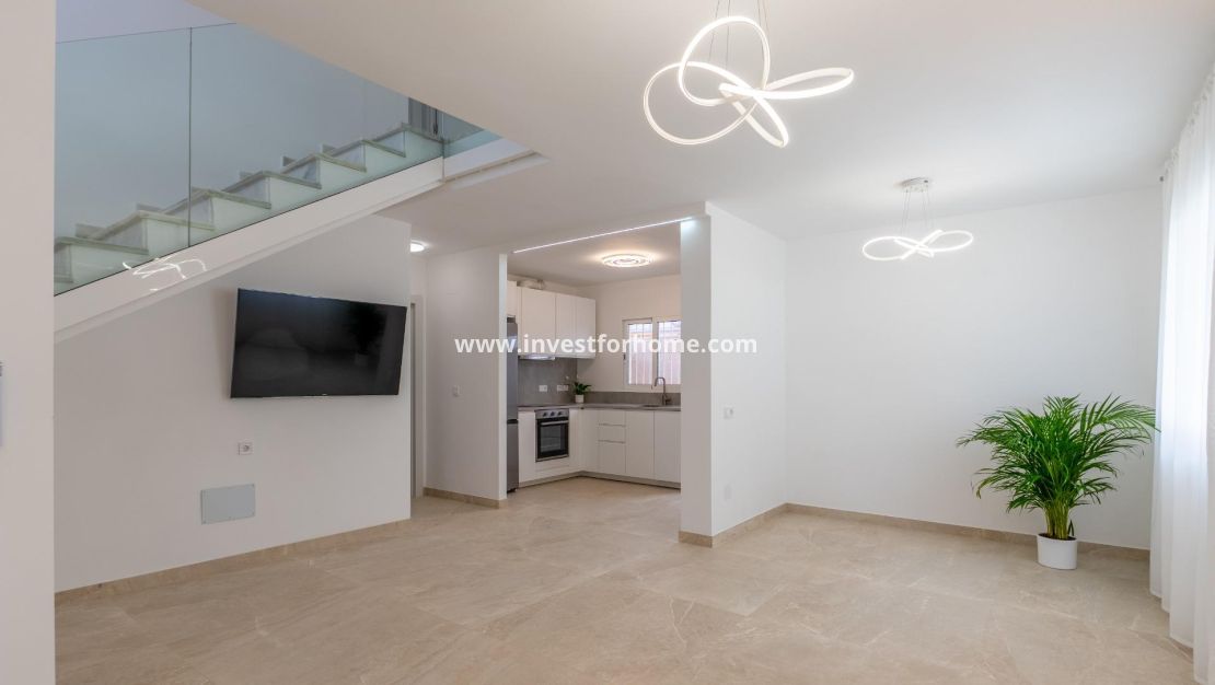 Sale - Villa - Torrevieja - Punta prima