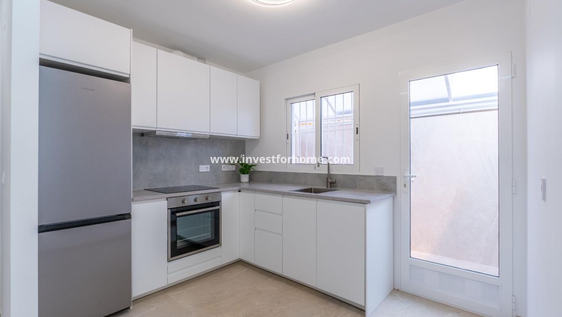 Sale - Villa - Torrevieja - Punta prima