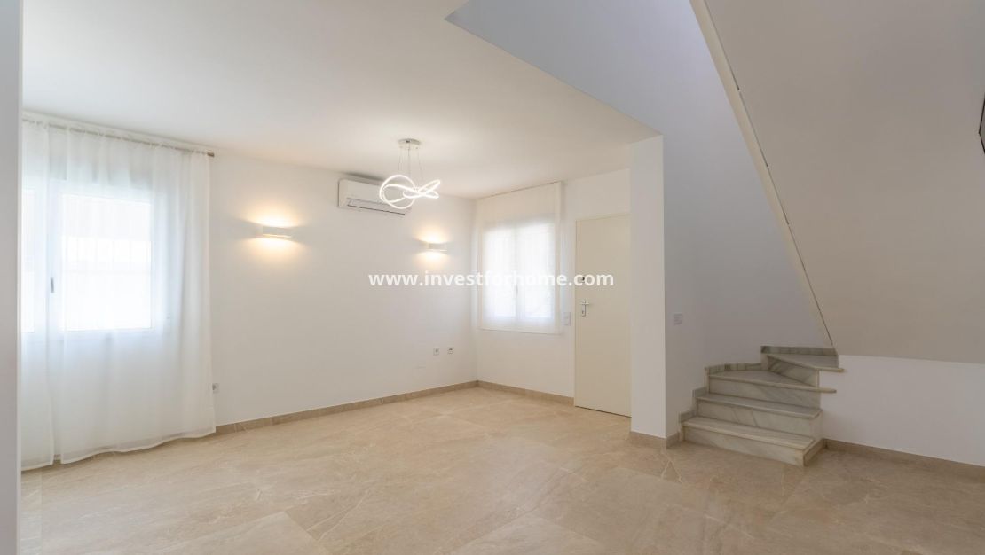 Sale - Villa - Torrevieja - Punta prima