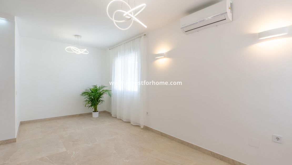 Sale - Villa - Torrevieja - Punta prima