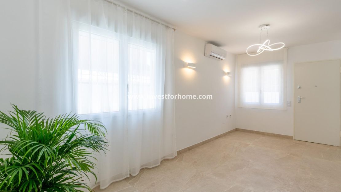 Sale - Villa - Torrevieja - Punta prima