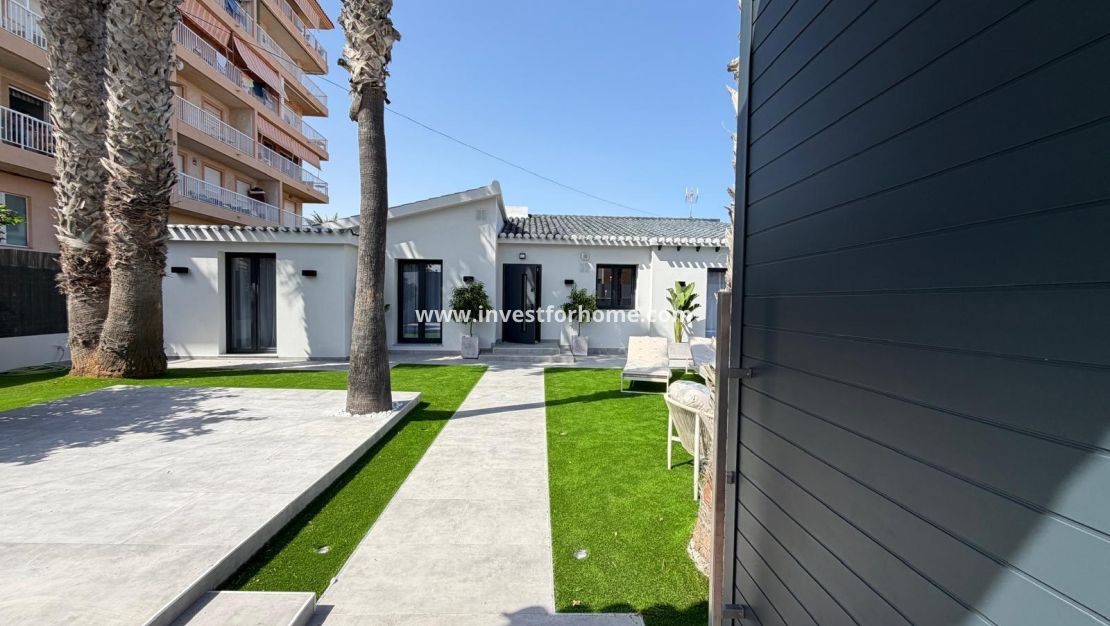 Sale - Villa - Torrevieja - Punta prima