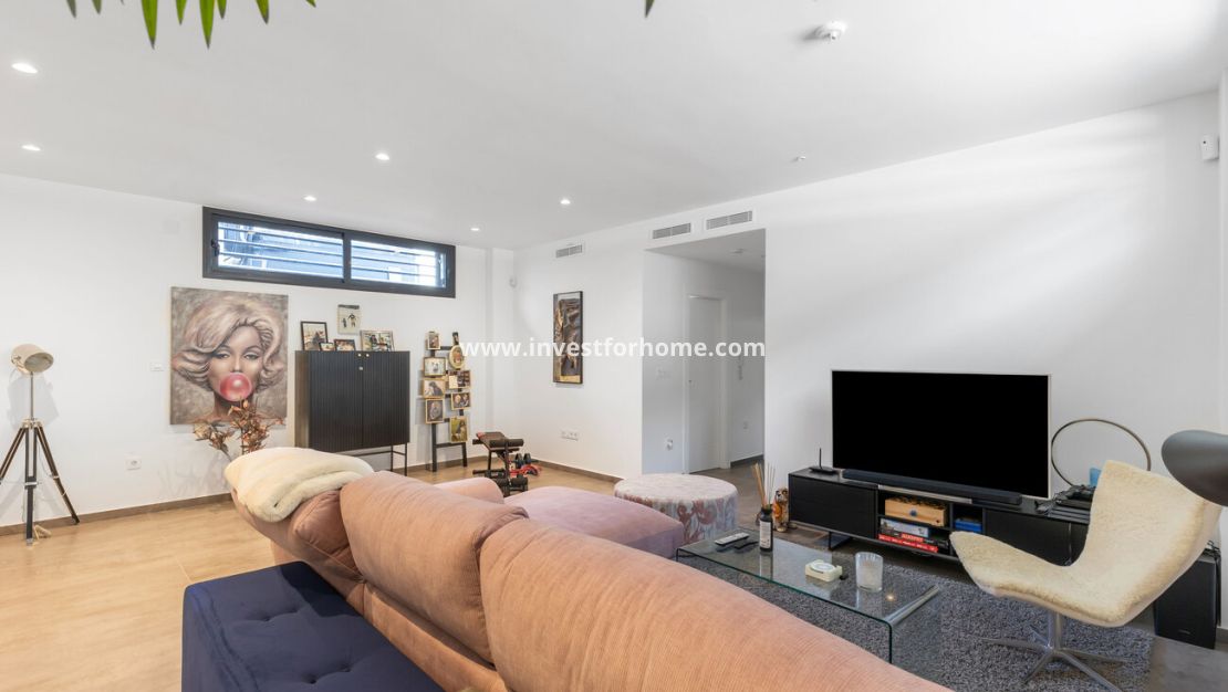 Sale - Villa - Torrevieja - Rosaleda