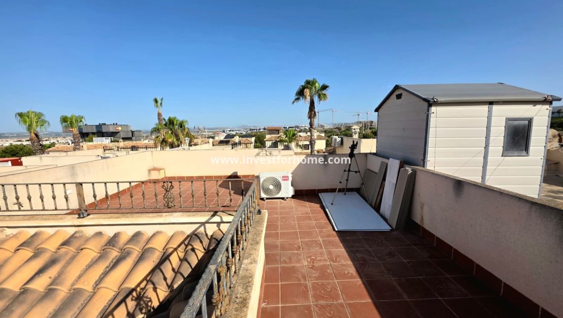 Sale - Villa - Torrevieja - Sector 25