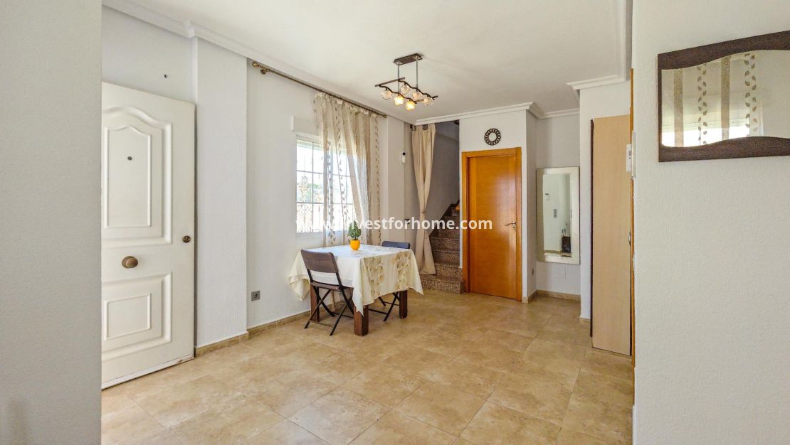 Sale - Villa - Torrevieja - Torrelamata - La Mata