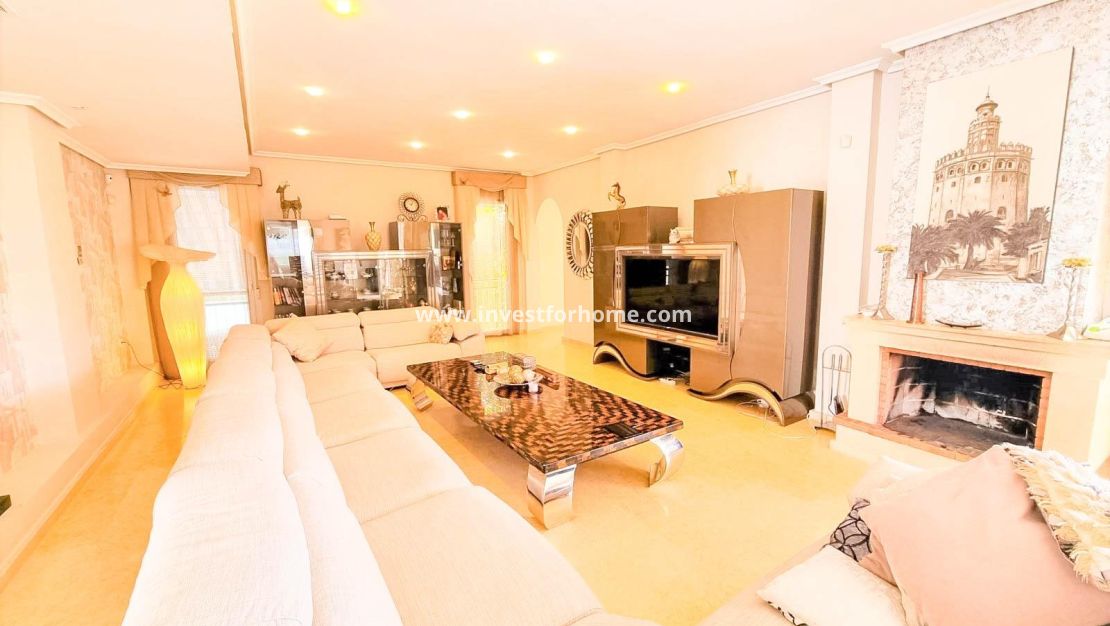 Sale - Villa - Torrevieja - Torrelamata - La Mata