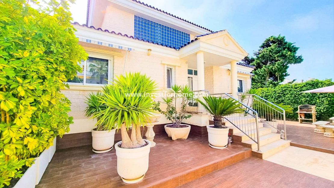 Sale - Villa - Torrevieja - Torrelamata - La Mata